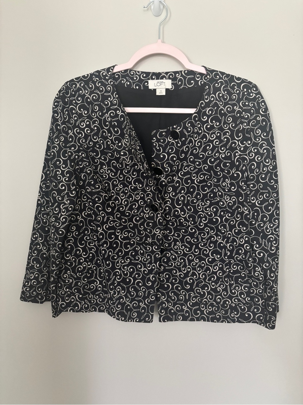 LOFT Black and White Swirl-Print Blazer Size 10 - PTP 20” Length 22”